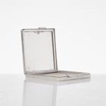 1750 2002 Puderdosa